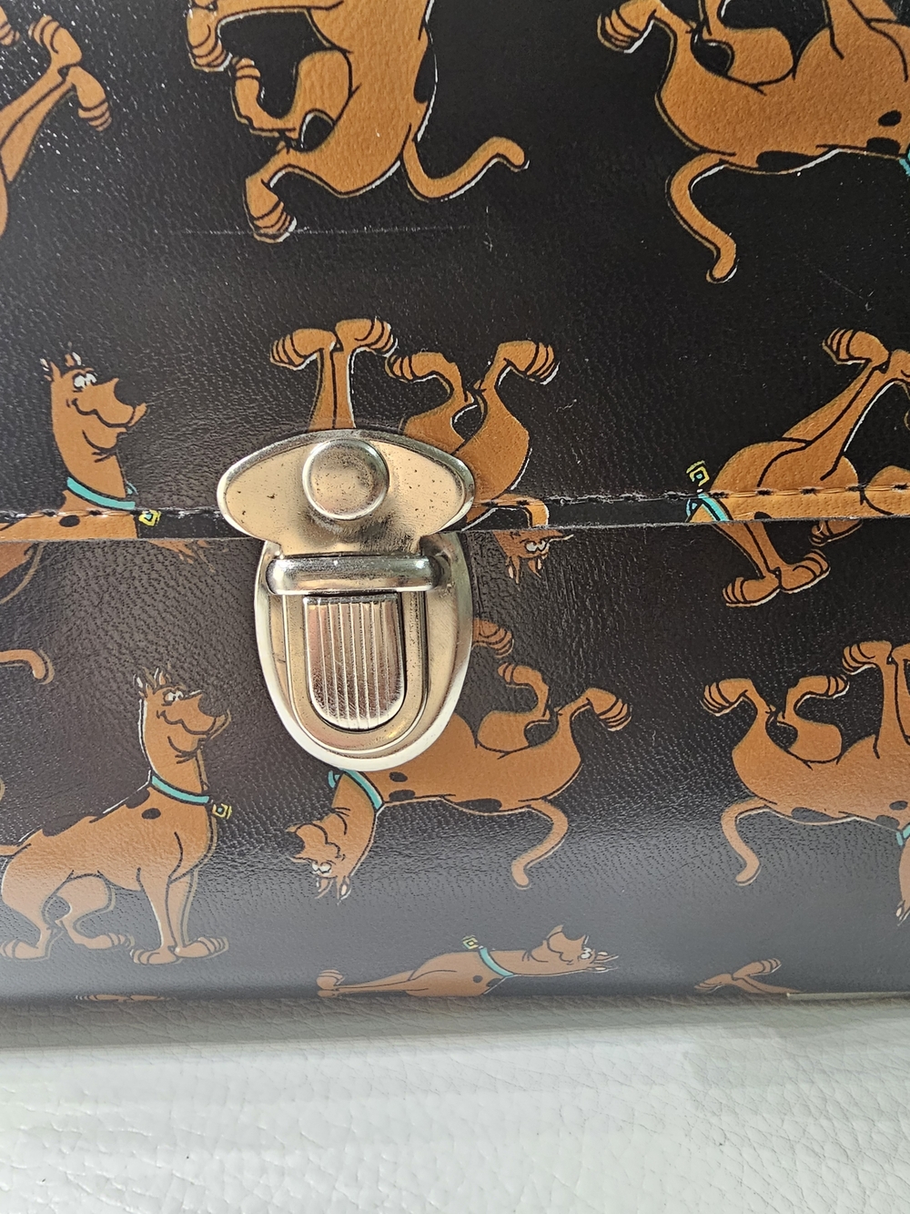 Vintage  Warner Brothers Scooby-Doo Trunk-Style Crossbody Bag - Picture 3 of 12